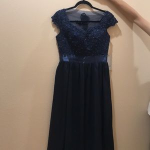 Size 6 Women’s formal dress